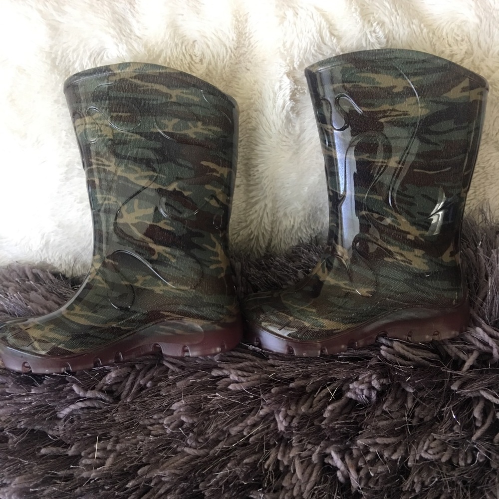 Never Been Worn Toddler Army Fatigue RainBoots